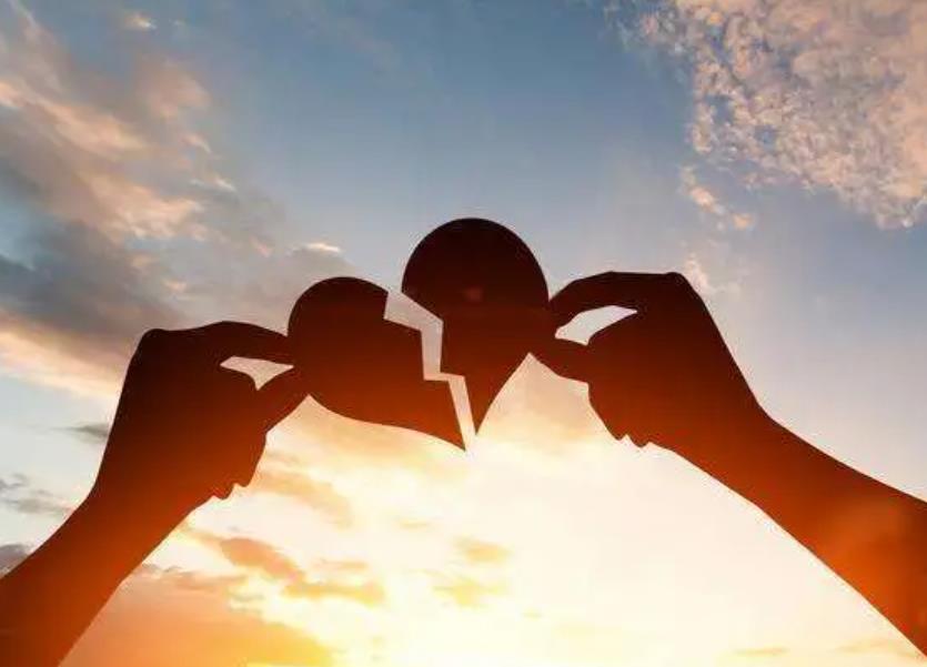 怎么看出男人对你腻了,男人开始对你腻了会有几种表现