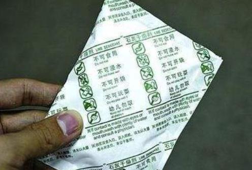 皮衣发霉怎么洗掉霉斑,怎么修补掉皮的皮衣