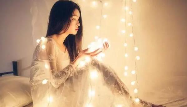 为什么中年女人越优秀越没人要,中年女人太优秀就没人要吗