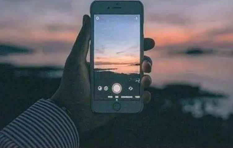 男人什么样的聊天方式代表不爱你,男人聊天有事说事是冷漠无情吗