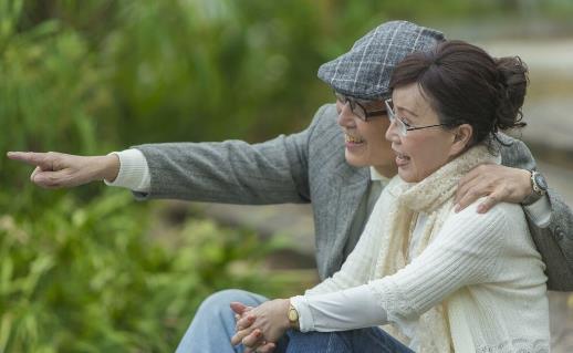 80岁的人还渴望爱情吗,男人80岁还会对女人动心吗