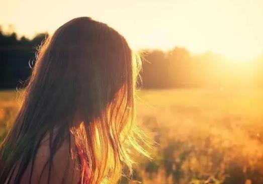 男人变心了为什么还时常来撩你,为什么变心的男人还时常会联系你