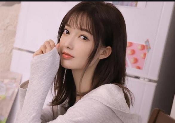 结婚了还和别的异性聊天正常吗,女朋友老跟异性聊天算不算出轨