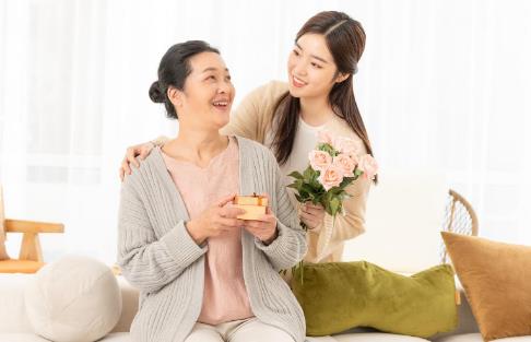 母亲节送婆婆什么礼物,母亲节送婆婆什么礼物比较合适