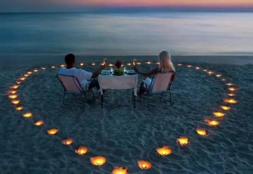 男人害羞的行为表现，男人在你面前害羞意味着什么