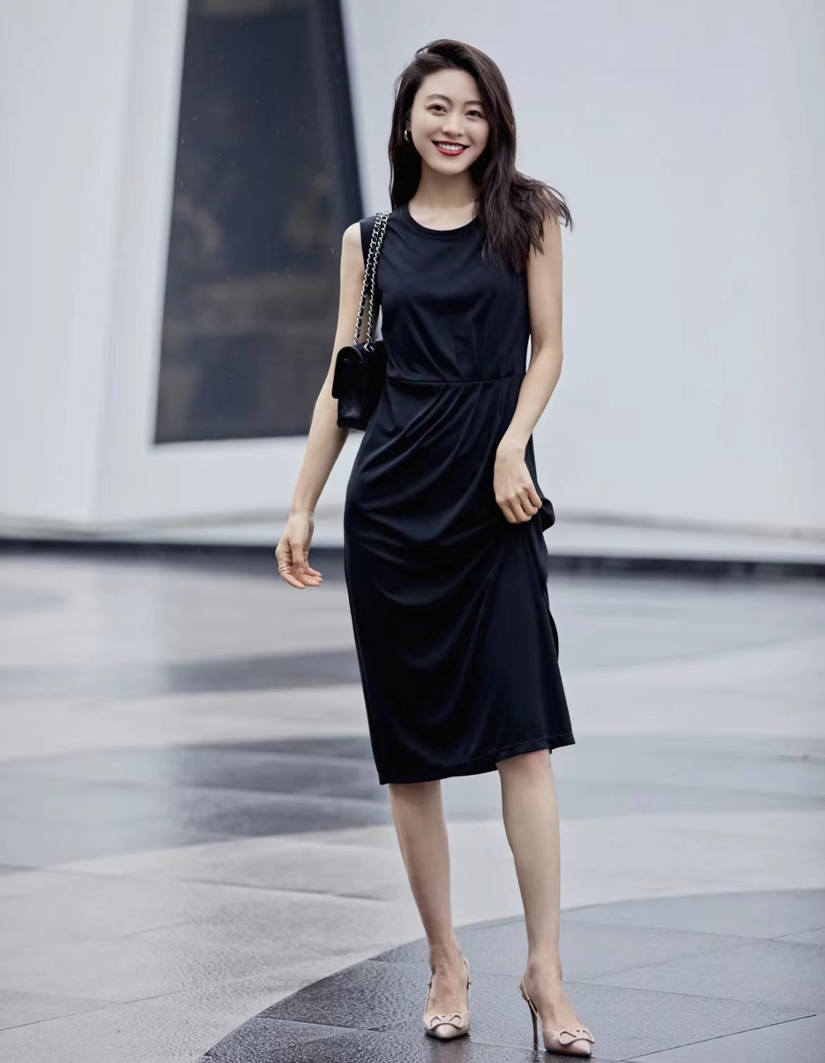 小黑裙搭配什么鞋子,黑裙子搭什么鞋显高级