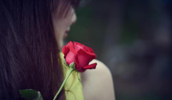 矮女人看起来更有保护欲吗,为什么男人会对女人产生保护欲