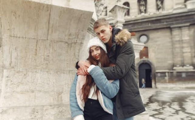 半路夫妻之间钱要分清楚吗,半路夫妻是不是更难建立信任