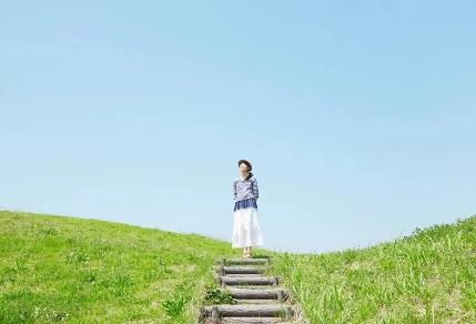 第一次见到心仪女生的感觉,初次见面心仪会是什么感觉