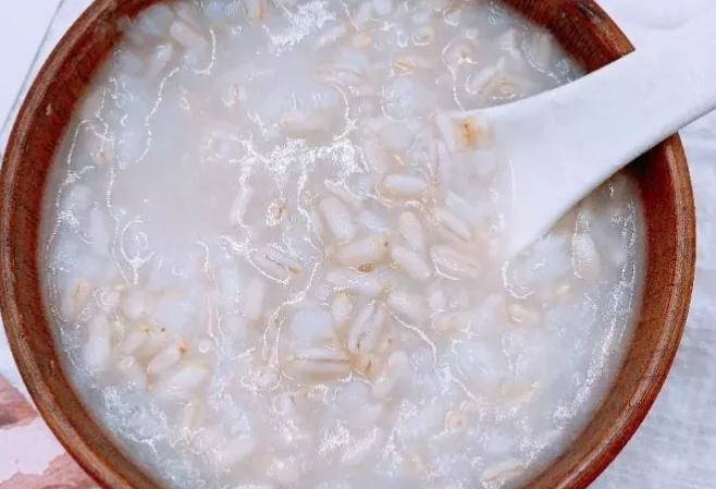 燕麦和麦片有什么区别,三种人不宜吃燕麦片