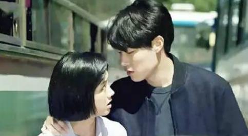 和女生第一次约会如何显得大方,女生第一次约会带闺蜜是什么意思