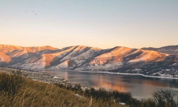 夫妻之间是越吵越离不开吗，三天两头吵架的夫妻容易离婚吗