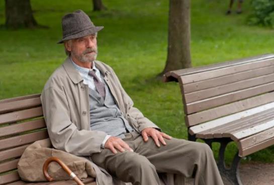 老了没有老伴怎么过,人老了没有老伴时记得依靠3种人