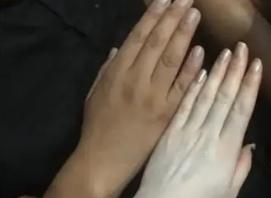 肤色偏黄的中年女人穿什么颜色减龄,冷白皮和黄皮哪个不显老