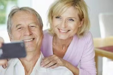 60岁关爱三种人更幸福,关爱哪些人对于老年生活好