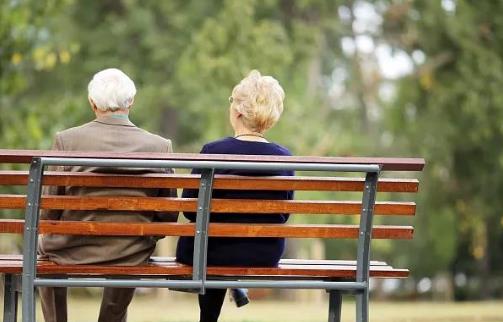 女人到中年最大的遗憾是容颜逝去吗,中年女人最遗憾的是什么