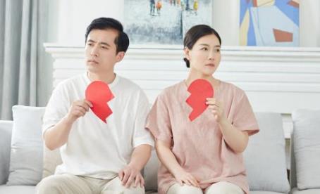 女人多少岁开始身材走样,男人会不喜欢身材走样的中年女人吗