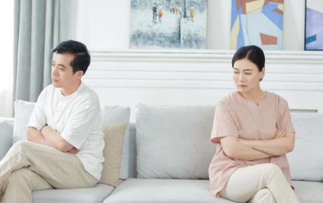 女人多少岁开始身材走样,男人会不喜欢身材走样的中年女人吗
