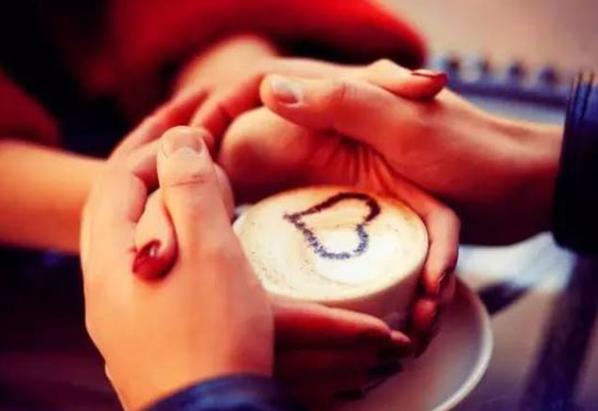 不送礼不注重仪式感的男人是否能要,不花钱不陪伴的男人值得交往吗