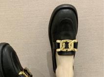 中老年人选什么高跟鞋符合年龄，什么样式高跟鞋可以修长线条