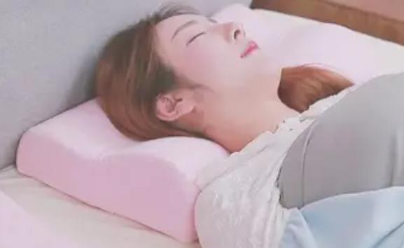 颈椎不好睡什么枕头好，颈椎不好睡觉正确姿势