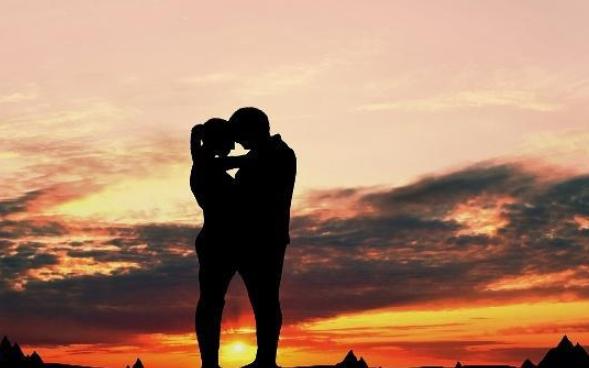 错过最爱的人心里什么滋味，错过深爱的男人有什么感受