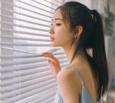 为什么男生都喜欢小脸的女人