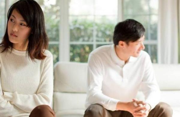 年轻夫妻分房睡意味着什么,年轻夫妻分房睡的5大危害