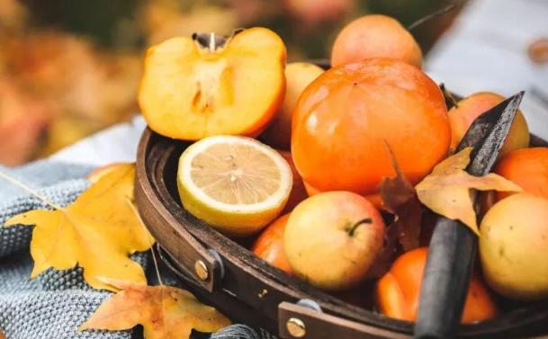 女人做3事越老越气质，女人老了是注重美貌还是注重气质