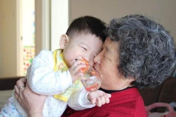 三种姥姥不宜带孩子，三种老人不宜带娃