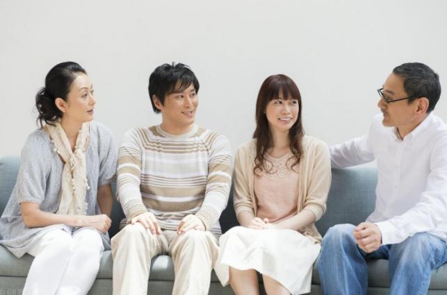 跟岳母第一次聊天怎么聊，怎么跟丈母娘聊天发信息