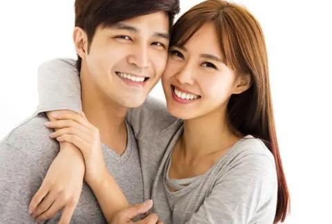 二婚夫妻过不长久的四种表现,二婚的女人会和现任同甘共苦吗