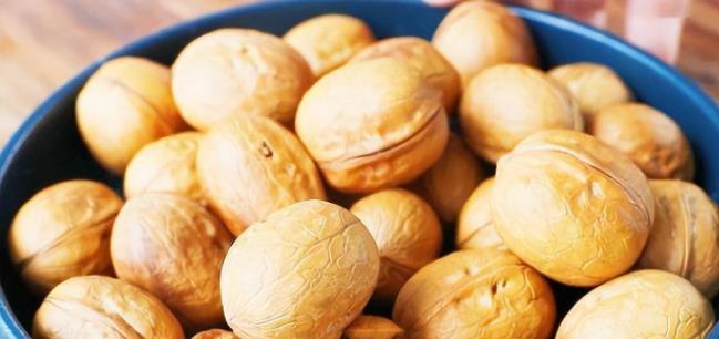 长寿吃三种零食，女长寿看哪三处