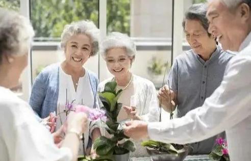 70岁存款多少才能养老，一辈子存多少钱够养老