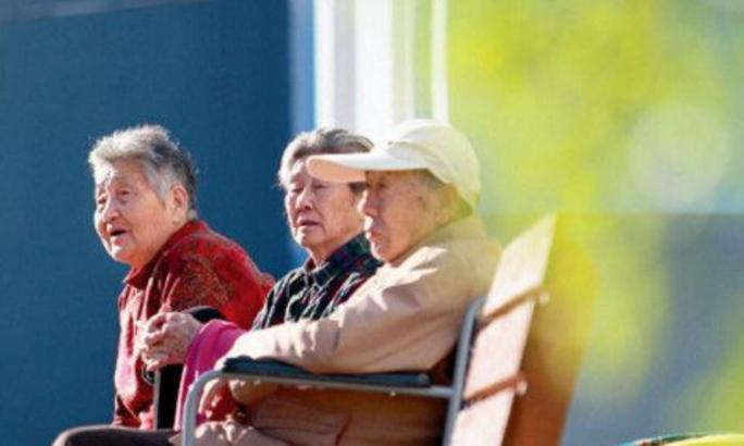 70岁存款多少才能养老，一辈子存多少钱够养老