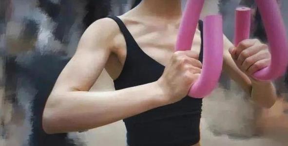 女生一周撸铁几天合适，女生撸铁有什么建议