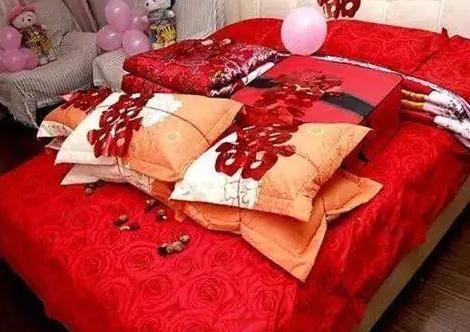 结婚第一天晚上必须睡新床吗，结婚当天晚上必须睡新床吗