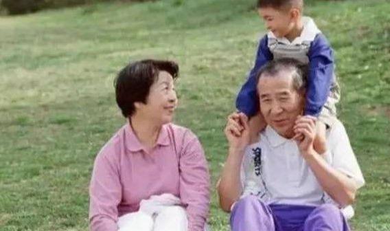 姥姥带大的孩子特点,姥姥带大的孩子性格
