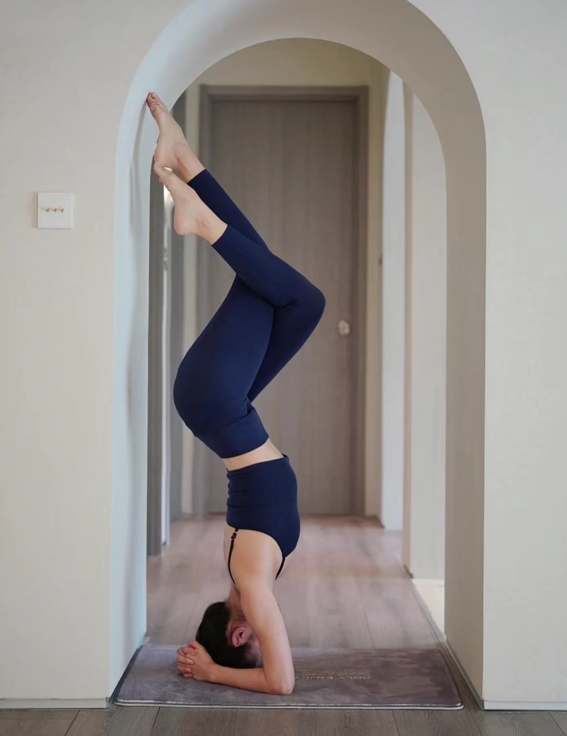 瑜伽女性高级感照片,瑜伽女性惊艳的照片