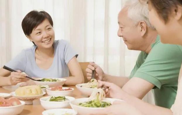 老男人对女人的三种套路,老男人试探女人的三种套路