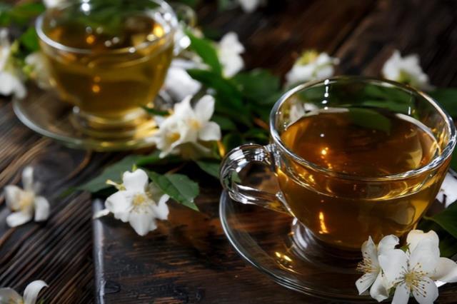 70到80岁喝什么茶最好,80岁以上老人喝什么茶最好