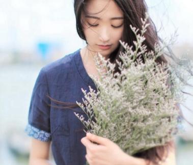 一个有贵气的女人天生就不合群吗,不合群的女人都是高情商吗