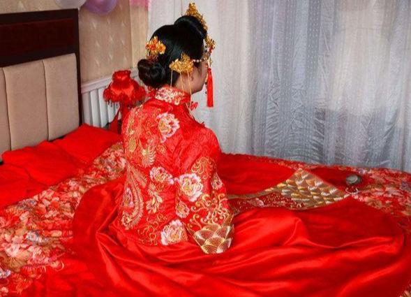 结婚床上放白布好不好,新婚为什么铺白布