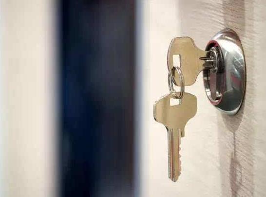 钥匙忘车里了怎么办,钥匙断在锁里怎么办