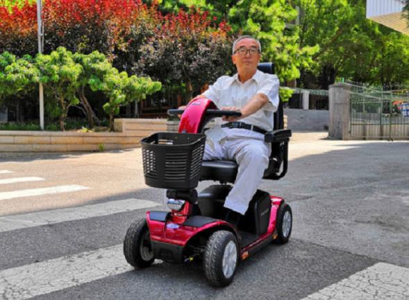 75岁不能骑电动车吗,75岁以上骑电动车规定