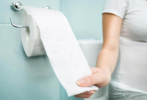 女性在外上厕所注意什么,女性晚上上厕所注意什么