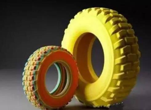 世界上最早的轮胎是什么颜色，世界第一条轮胎是什么颜色的
