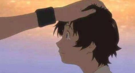 男人摸女人头的忌讳,男人同意情人摸他的头是在乎他吗