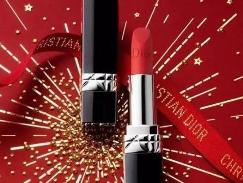 女人暗示男人送她口红的意思，第一次送女生口红什么牌子比较好