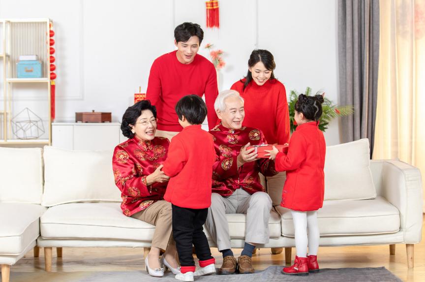 压岁钱三大忌，给孙子压岁钱多少合适